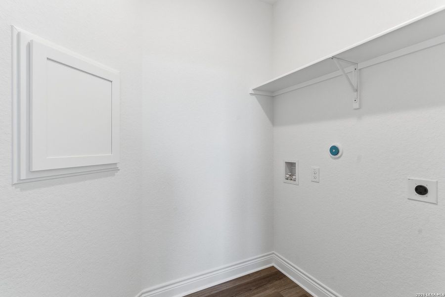 Spacious, unfurnished interior of a new home in Del Webb New Braunfels at Veramendi, New Braunfels (Image 19).