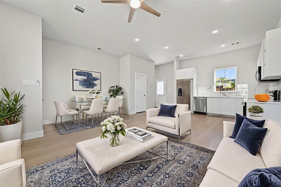 Virtual staging - Family room