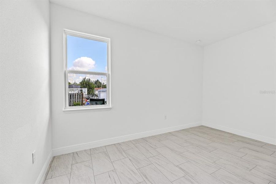Spacious, unfurnished interior of a new home in , Citrus Springs (Image 41).