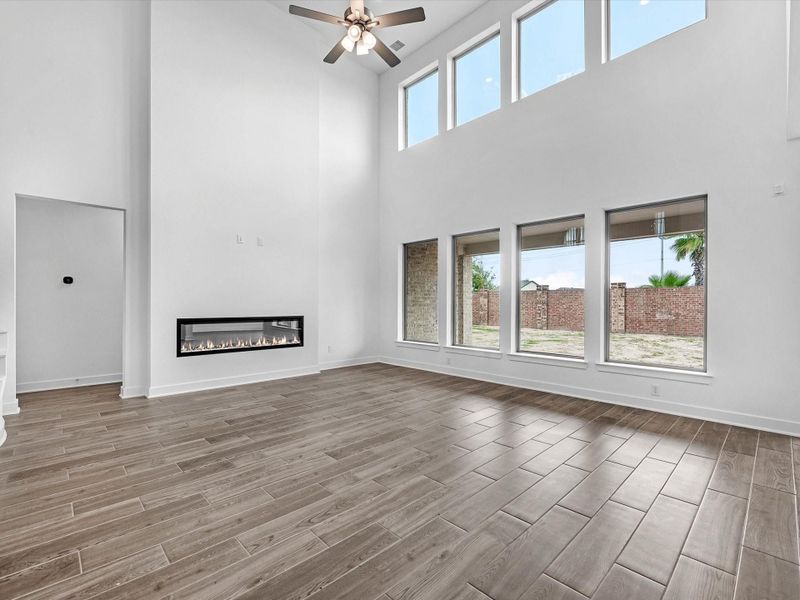 Spacious, unfurnished interior of a new home in Lago Mar - 60', Texas City (Image 13). Spacious, unfurnished interior of a new home in Lago Mar - 60', Texas City (Image 13).