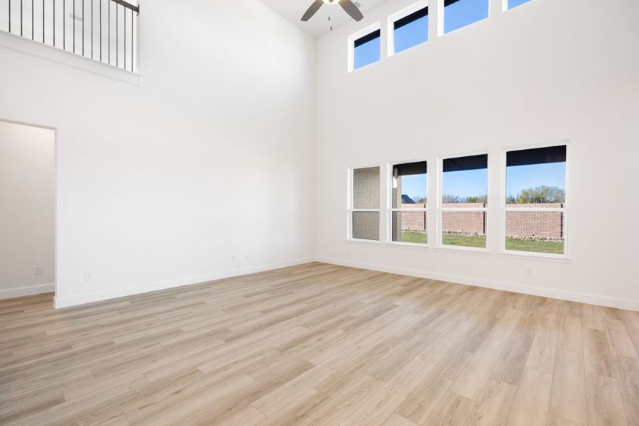 Spacious, unfurnished interior of a new home in Edgewater, Fate (Image 26).