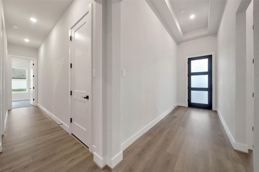 Spacious, unfurnished interior of a new home in , Rosharon (Image 42).