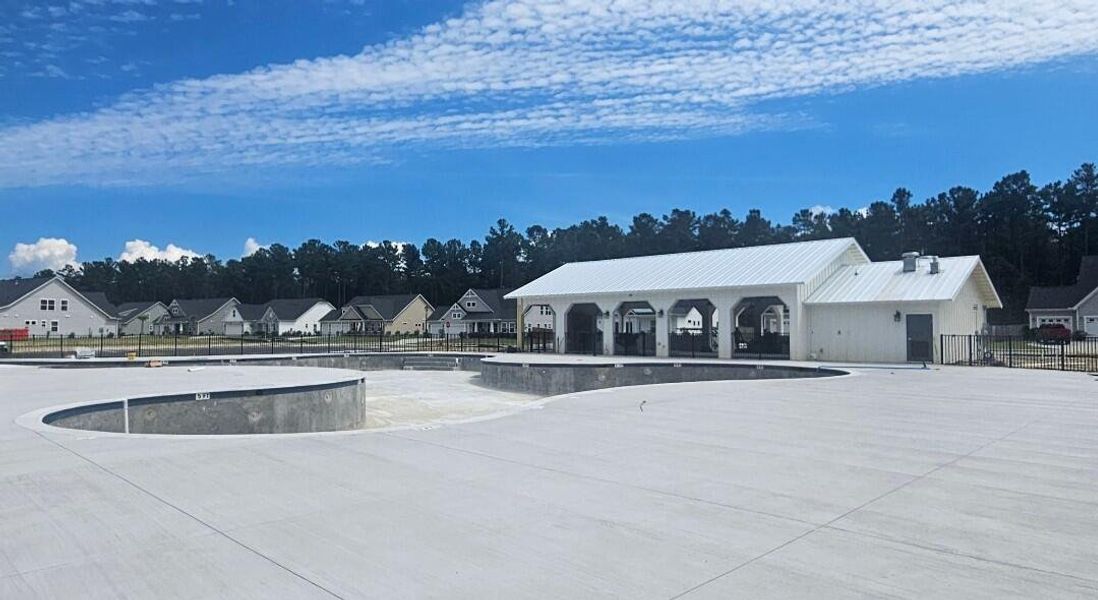 Community amenities in The Enclave at French Quarter Creek, Huger (Image 34).