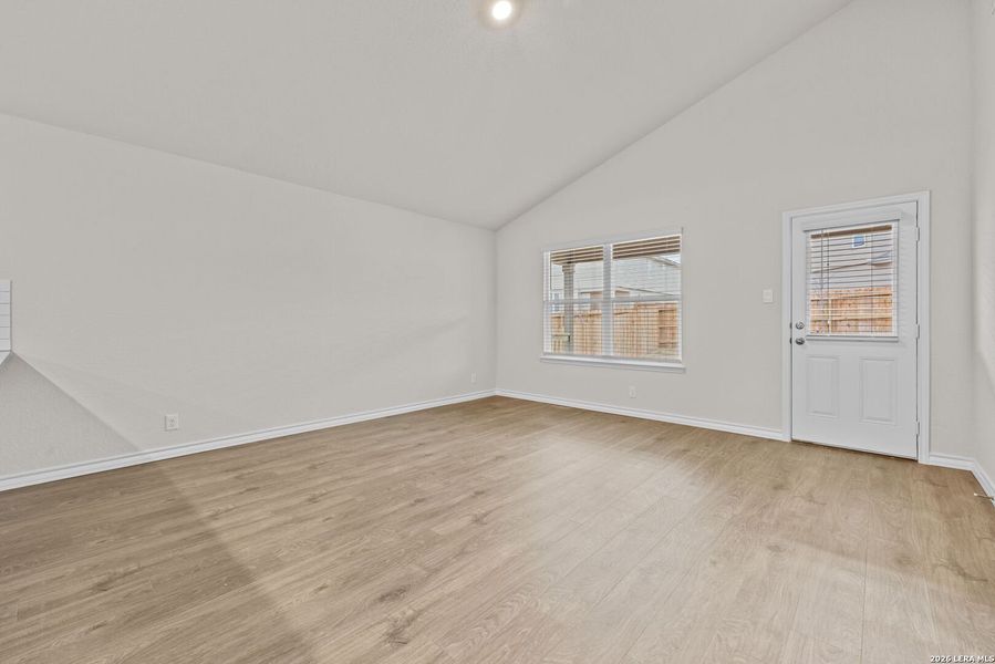 Spacious, unfurnished interior of a new home in Redbird Ranch, San Antonio (Image 14).