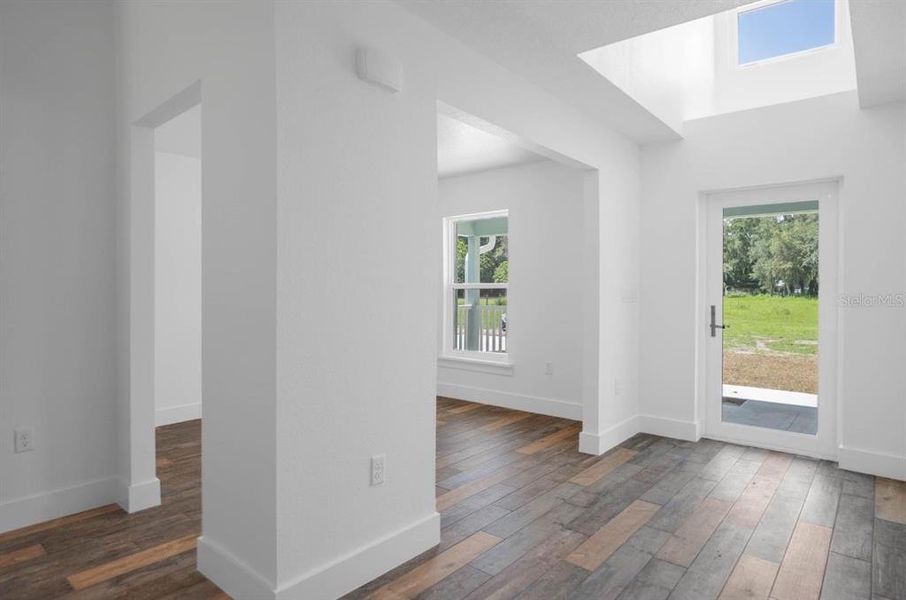 Spacious, unfurnished interior of a new home in , Webster (Image 27).