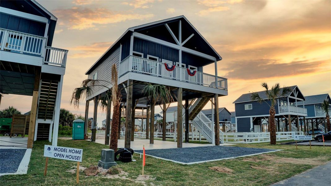 Exterior details and patio area of a home in , Bolivar Peninsula (Image 30).