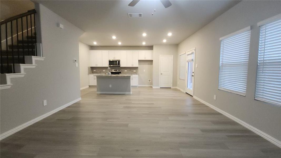 Spacious, unfurnished interior of a new home in Bryant Farms, Melissa (Image 16).