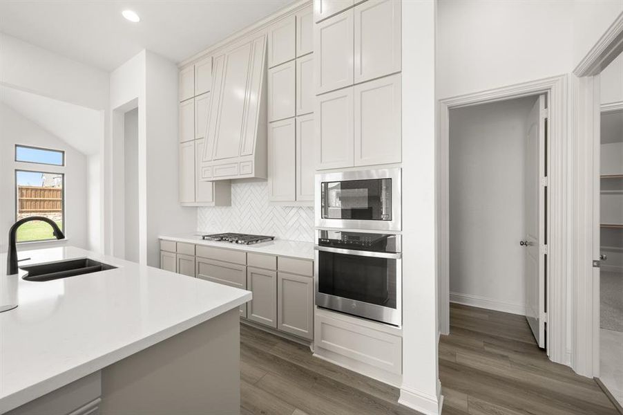 3043 Farmhouse- Kitchen-5