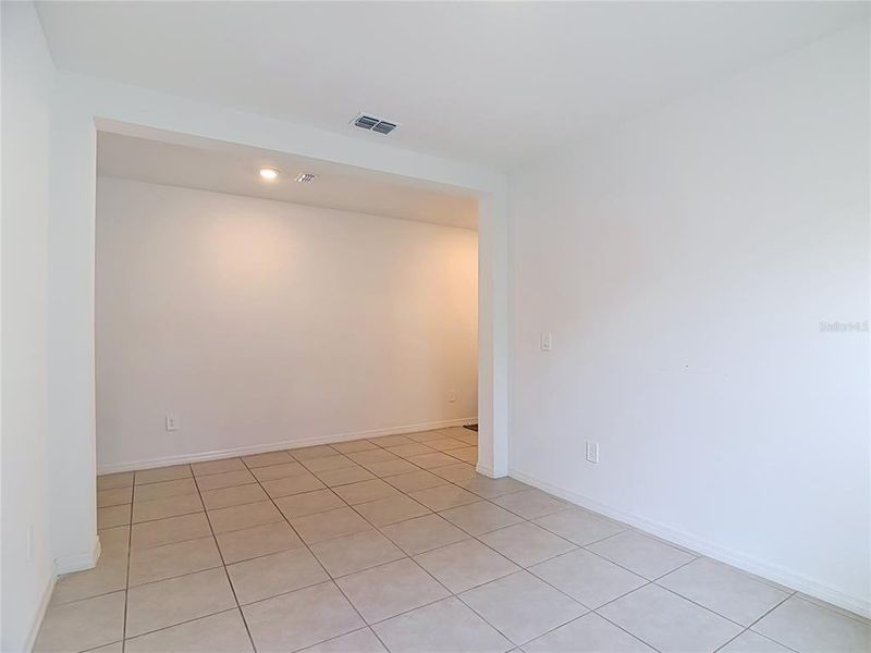 Spacious, unfurnished interior of a new home in , Lakeland (Image 23).