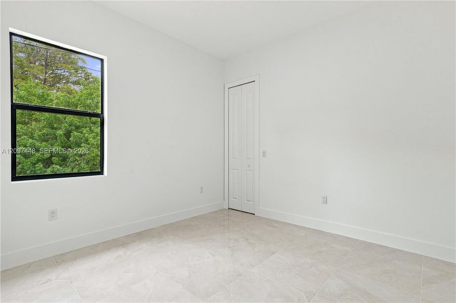 Spacious, unfurnished interior of a new home in , Lehigh Acres (Image 27).