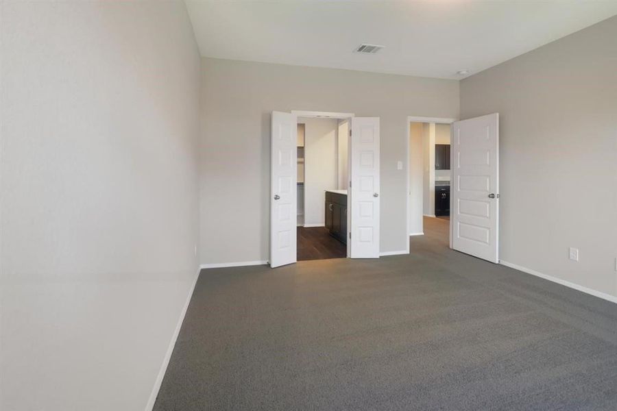 Spacious, unfurnished interior of a new home in Oaks at San Gabriel, Georgetown (Image 21).