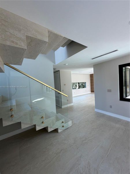 Spacious, unfurnished interior of a new home in , Hollywood (Image 52).