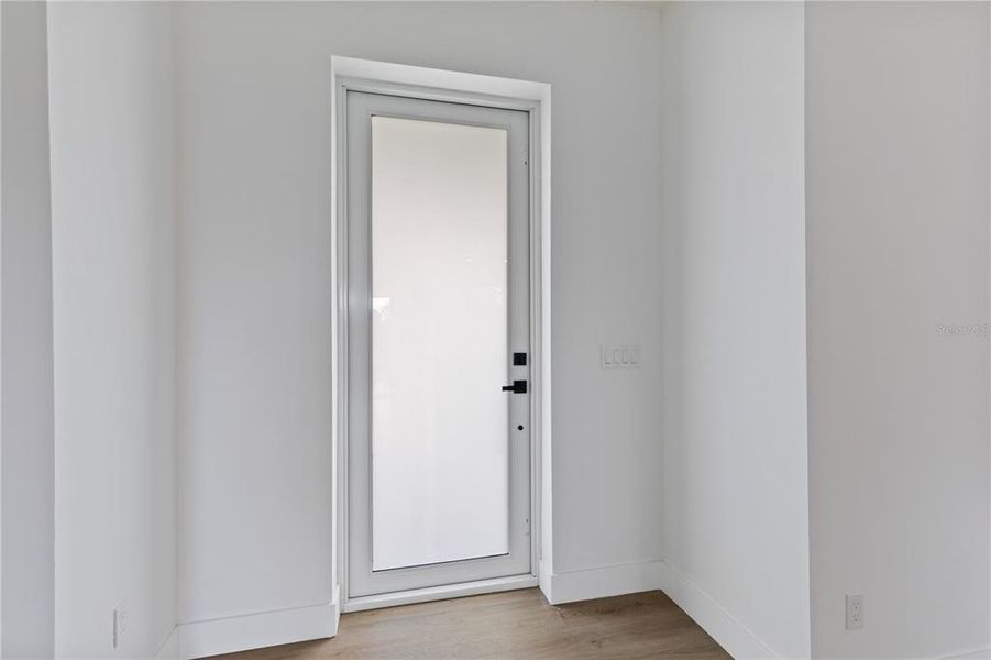 Spacious, unfurnished interior of a new home in , Lake Placid (Image 22).