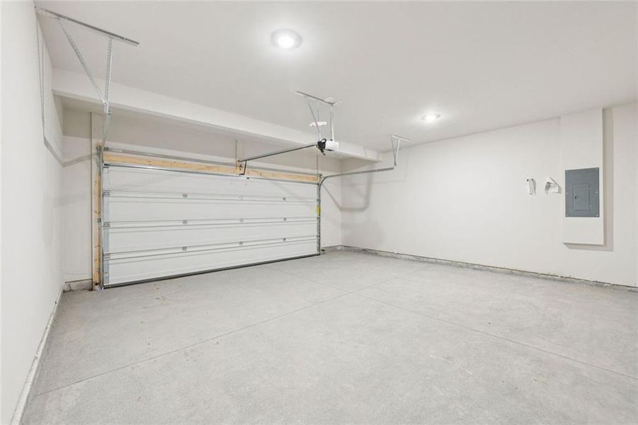 Spacious, unfurnished interior of a new home in Martin Springs - Estate Series, Lawrenceville (Image 24). Spacious, unfurnished interior of a new home in Martin Springs - Estate Series, Lawrenceville (Image 24).