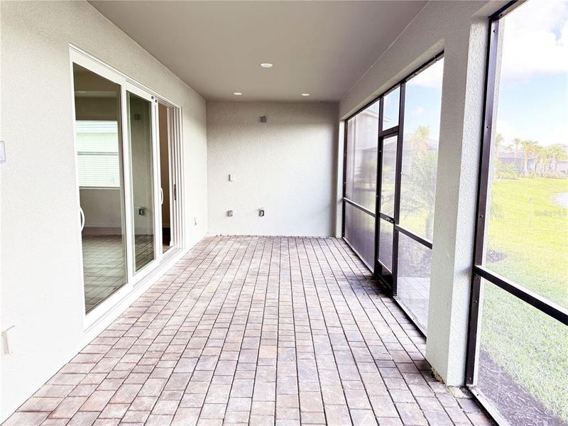 Spacious, unfurnished interior of a new home in Heritage Landing: Executive Homes, Punta Gorda (Image 17). Spacious, unfurnished interior of a new home in Heritage Landing: Executive Homes, Punta Gorda (Image 17).