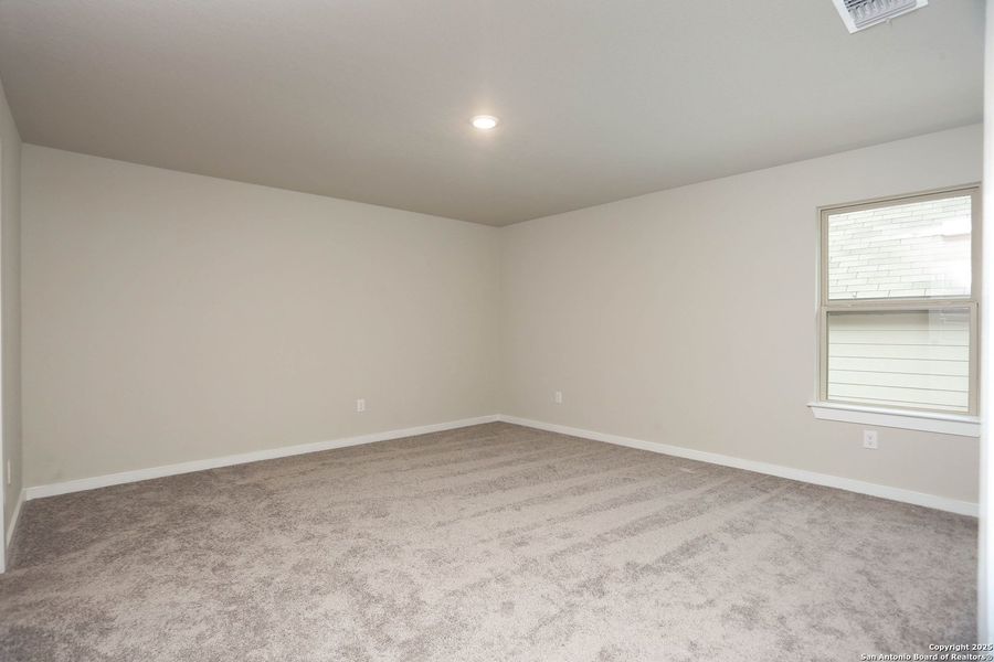 Spacious, unfurnished interior of a new home in Vista Ridge, Live Oak (Image 16). Spacious, unfurnished interior of a new home in Vista Ridge, Live Oak (Image 16).