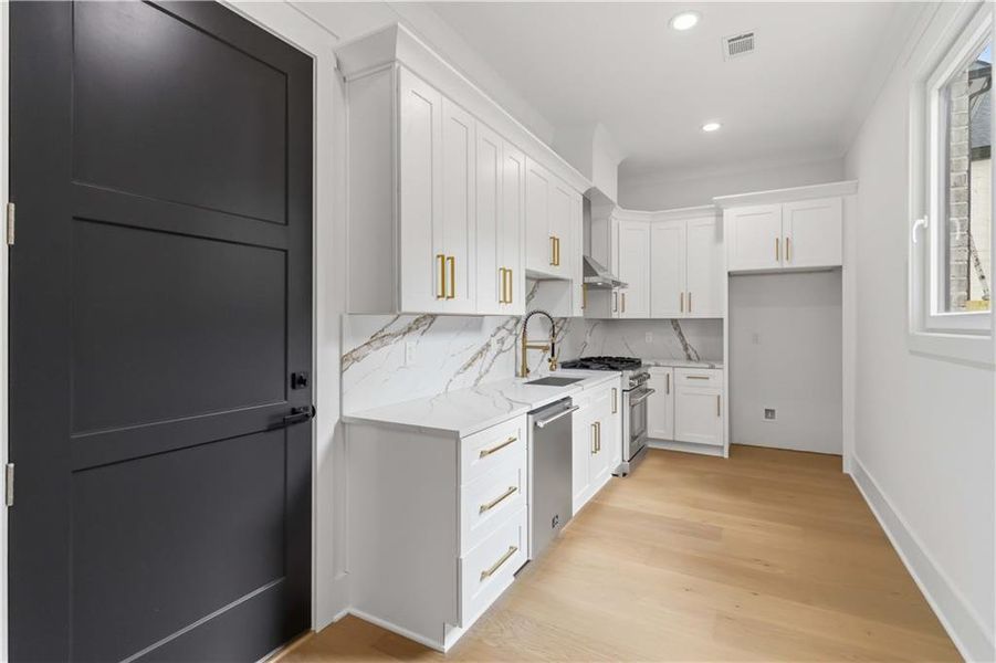 Furnished interior view inside a new home in , Lawrenceville (Image 16).