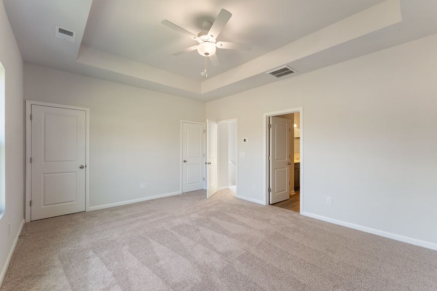 Spacious, unfurnished interior of a new home in Edwards Station, Taylors (Image 16).