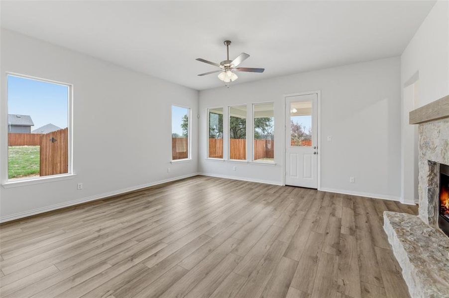 Spacious, unfurnished interior of a new home in Covenant Park, Springtown (Image 15).