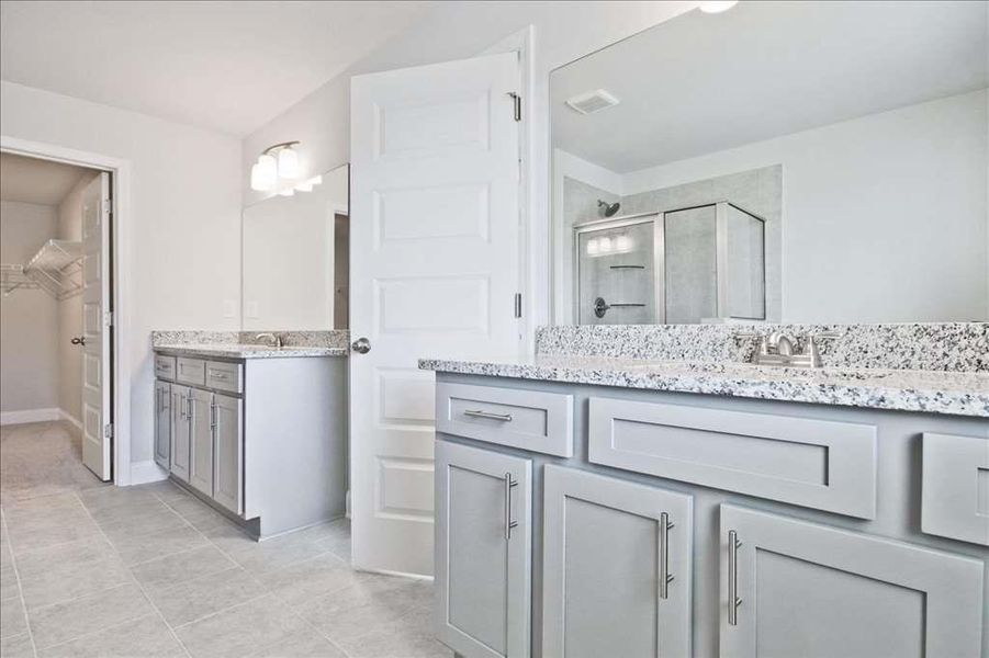 Furnished interior view inside a new home in , Gainesville (Image 8).