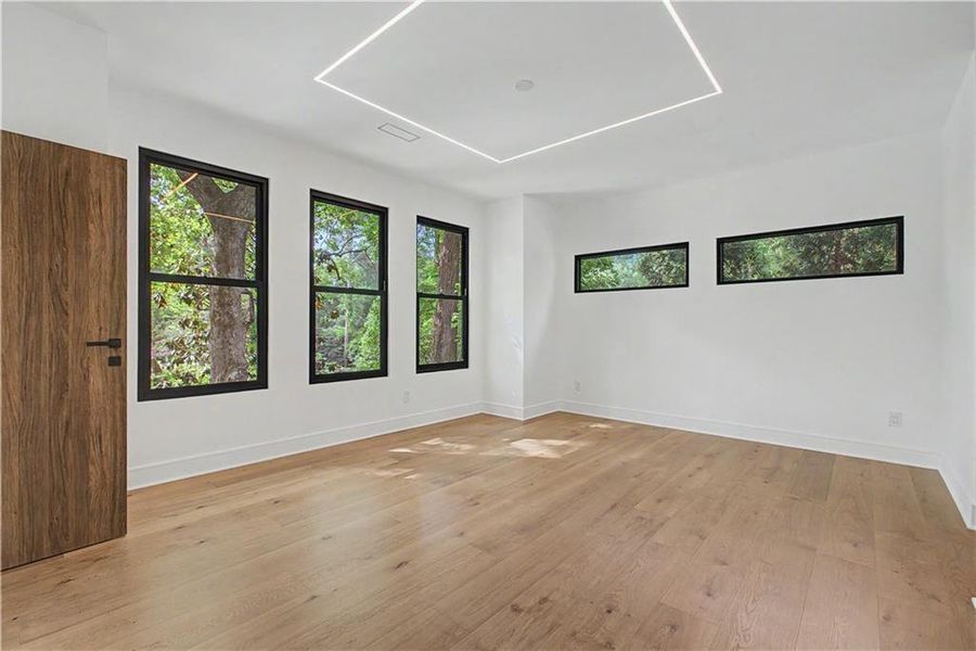 Spacious, unfurnished interior of a new home in , Atlanta (Image 30).