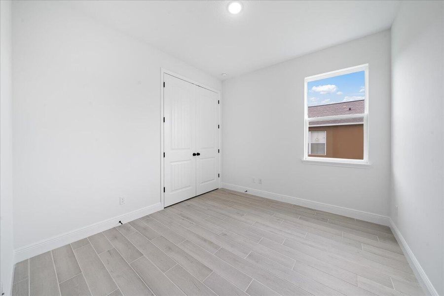 Spacious, unfurnished interior of a new home in , Fort Pierce (Image 28).