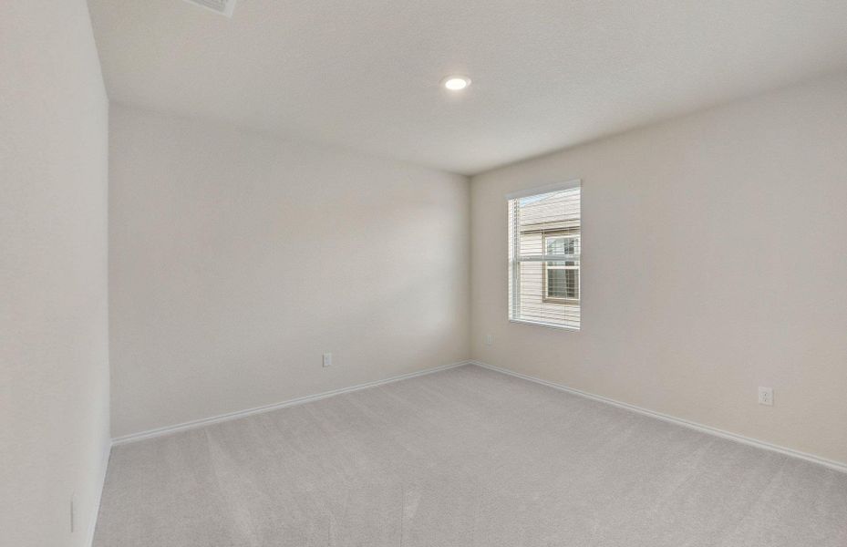 Spacious, unfurnished interior of a new home in Sonterra, Jarrell (Image 19).