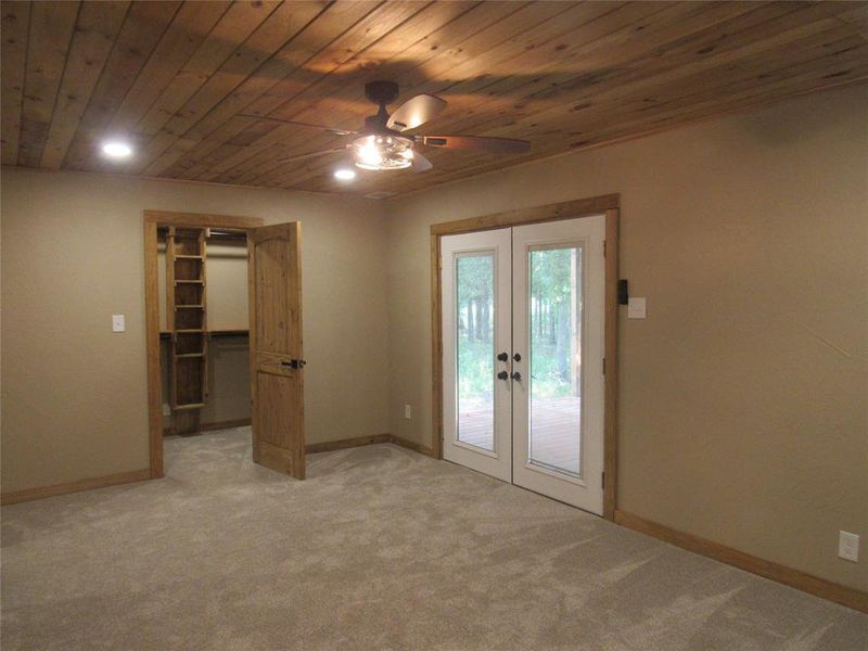 Spacious, unfurnished interior of a new home in , Gainesville (Image 11).