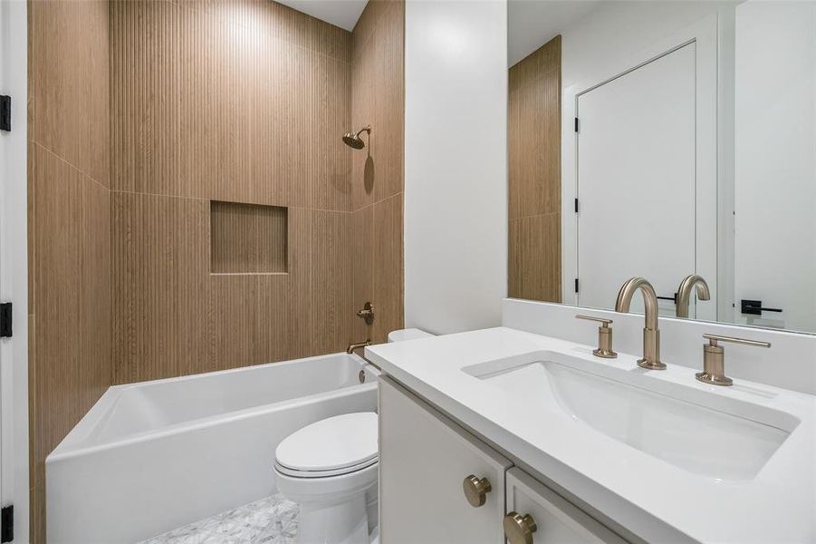 Furnished interior view inside a new home in , Dallas (Image 28).