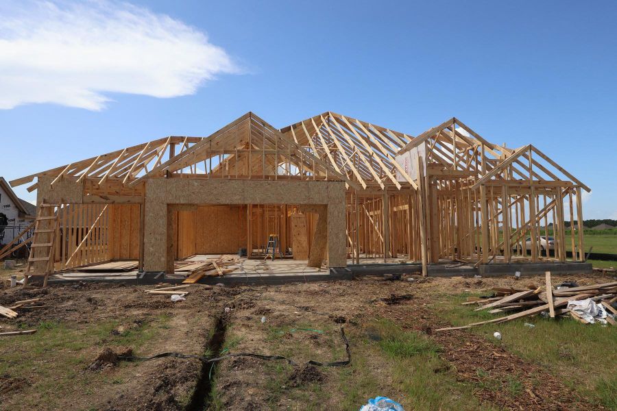 One story home with 4 beds, 3.5 baths, and 4 car tandem garage