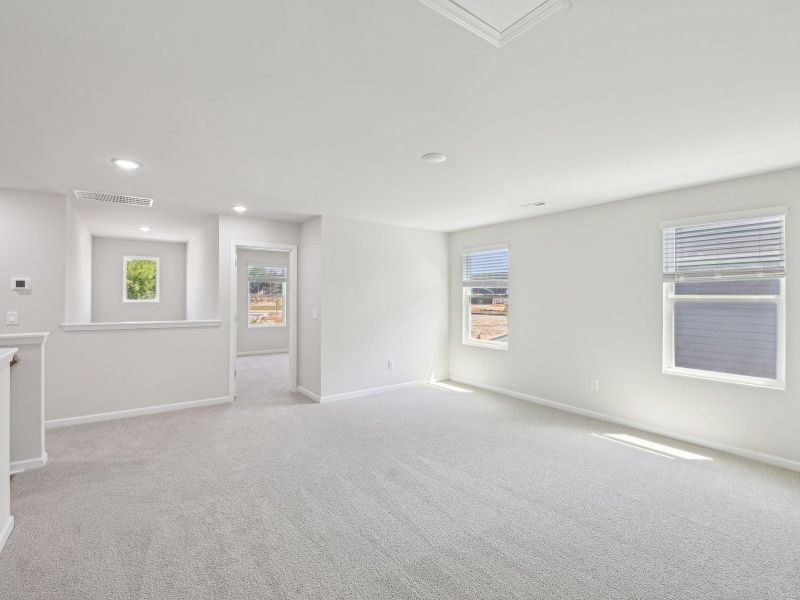 Spacious, unfurnished interior of a new home in Oakwood, Mebane (Image 15).