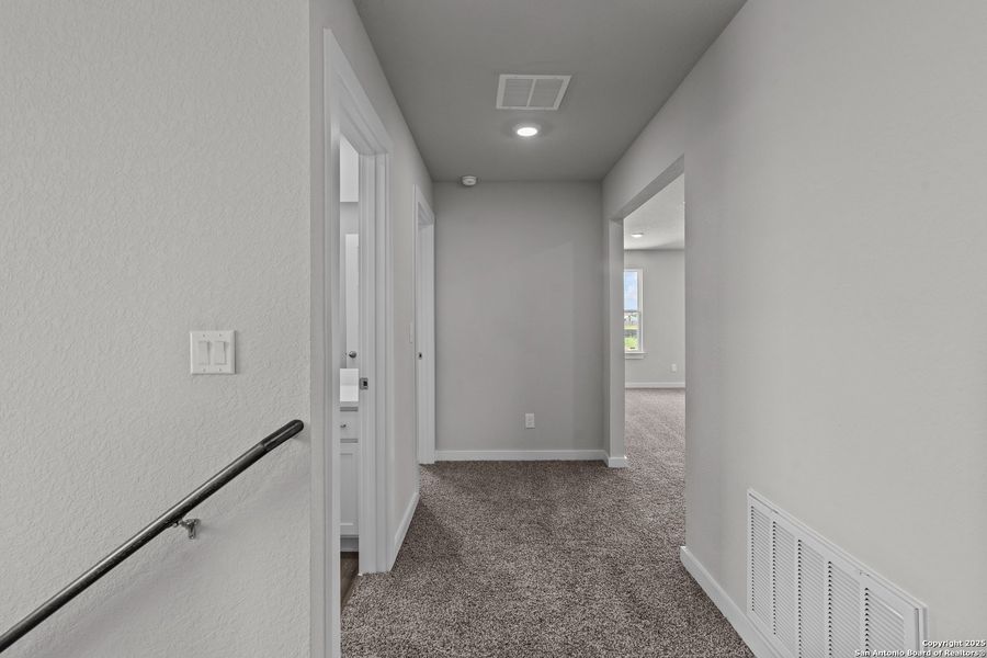 Spacious, unfurnished interior of a new home in Weltner Farms 50’s, New Braunfels (Image 46).