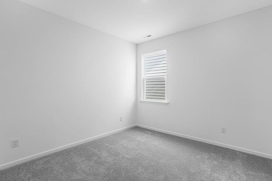 Spacious, unfurnished interior of a new home in The Coves on Lake Wylie, Charlotte (Image 19).