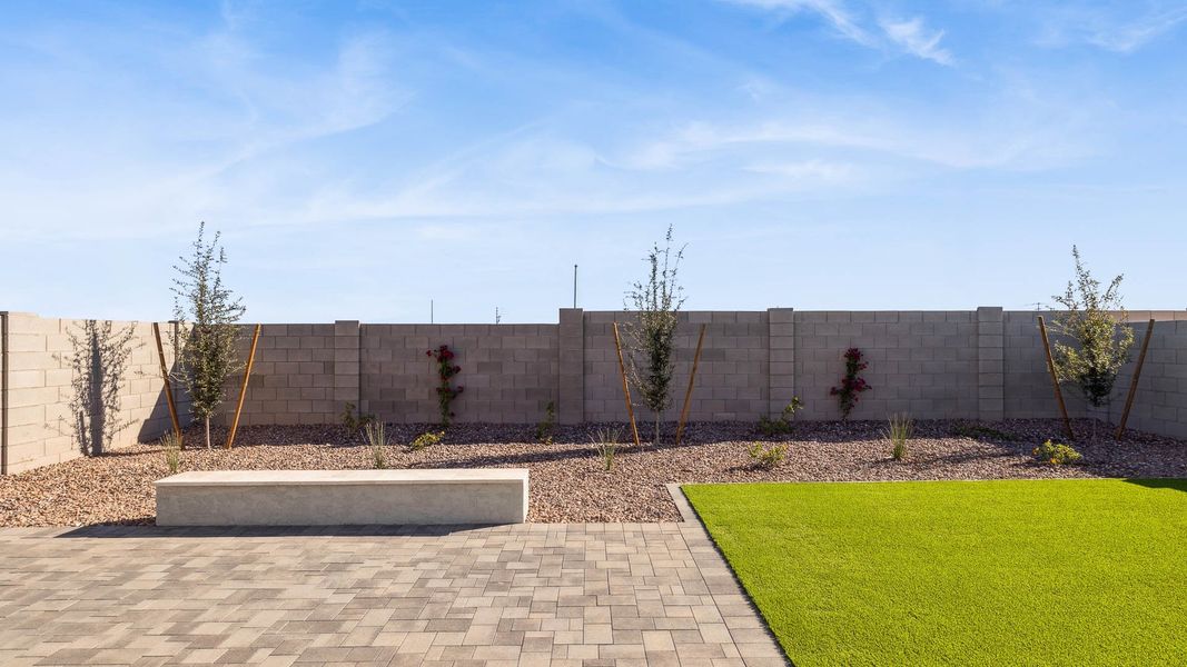 Representative exterior details of a home built from the Saguaro by D.R. Horton in Anthem at Merrill Ranch, Florence (Image 27).
