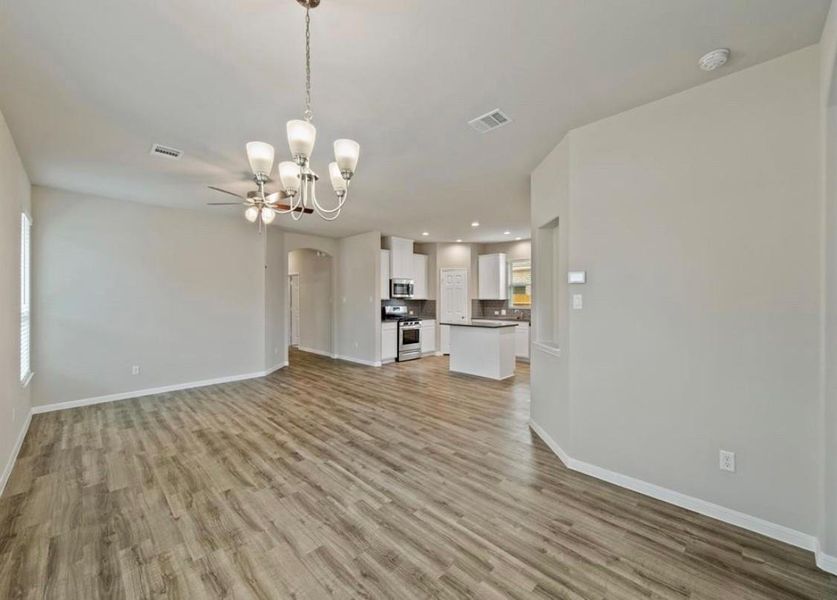 Spacious, unfurnished interior of a new home in Creekhaven, Iowa Colony (Image 5). Spacious, unfurnished interior of a new home in Creekhaven, Iowa Colony (Image 5).