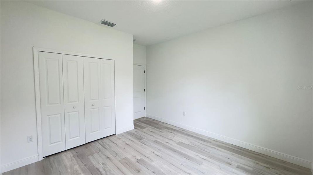 Spacious, unfurnished interior of a new home in , Citrus Springs (Image 23).