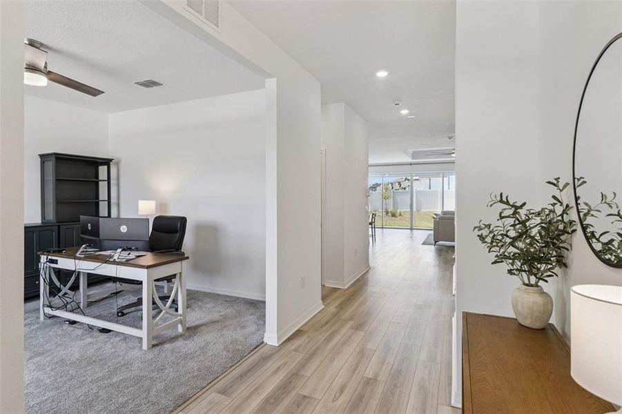 Furnished interior view inside a new home in , Lake Alfred (Image 34).