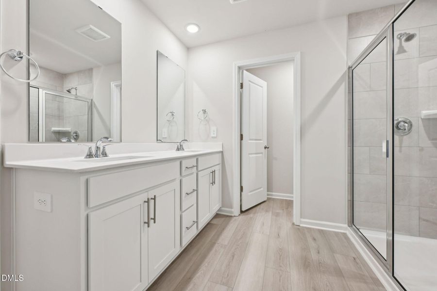 21 - Primary Bath