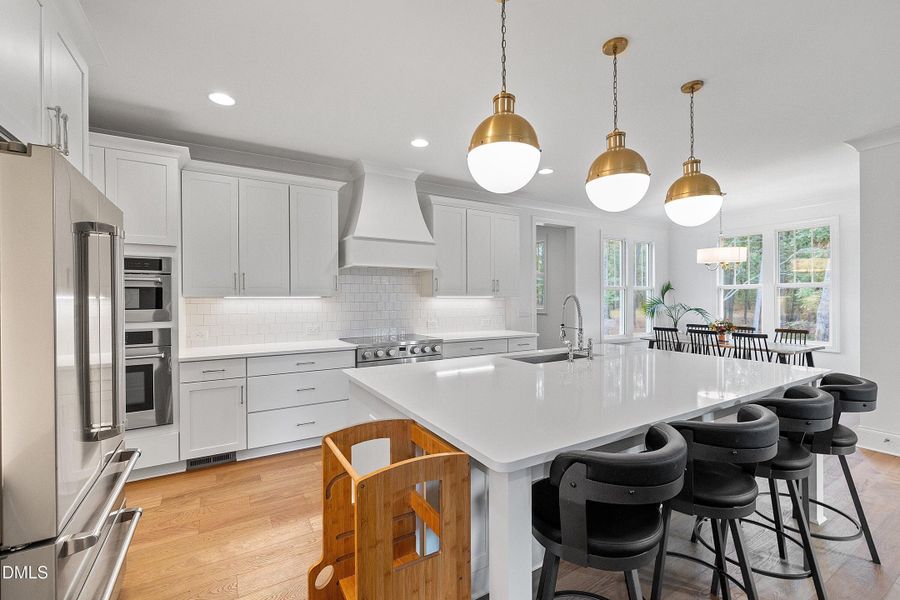 24-807 Crimson_7218 24-807 Crimson_7218