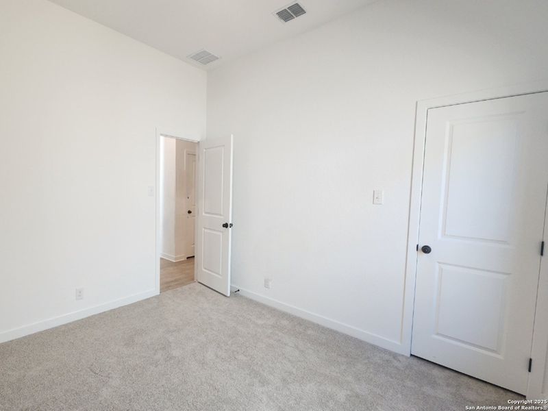Spacious, unfurnished interior of a new home in Arcadia Ridge, San Antonio (Image 23). Spacious, unfurnished interior of a new home in Arcadia Ridge, San Antonio (Image 23).