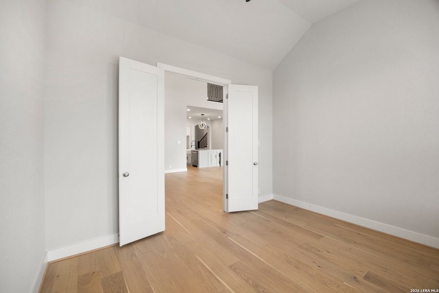 Spacious, unfurnished interior of a new home in Ventana, Bulverde (Image 56).