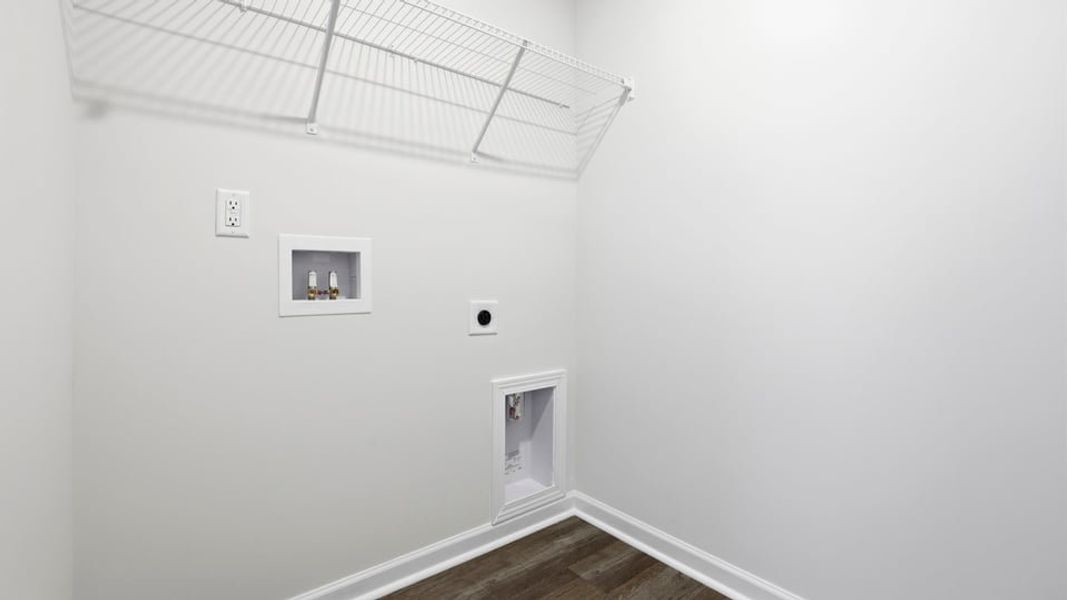 Spacious, unfurnished interior of a new home in Bentley Park, Greenwood (Image 36).
