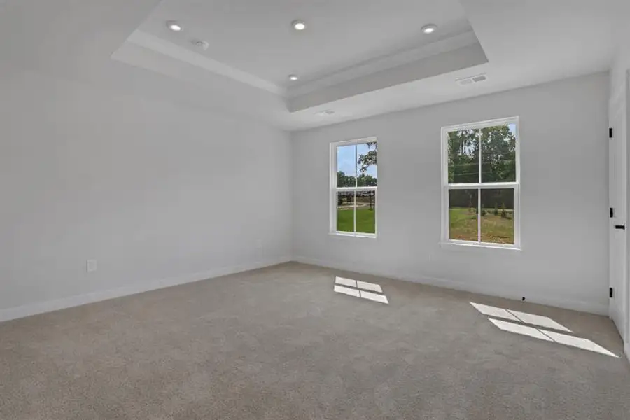 Spacious, unfurnished interior of a new home in Laurel Fields, Gainesville (Image 18).