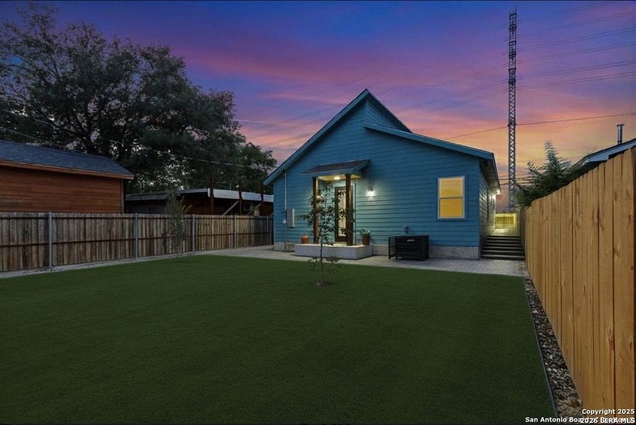 Exterior details and patio area of a home in , San Antonio (Image 12).