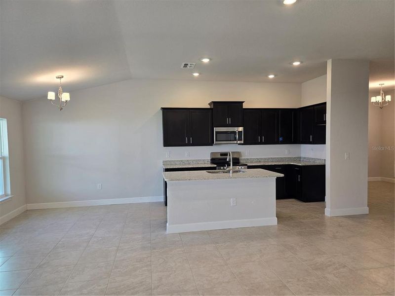 Eat-in area off kitchen