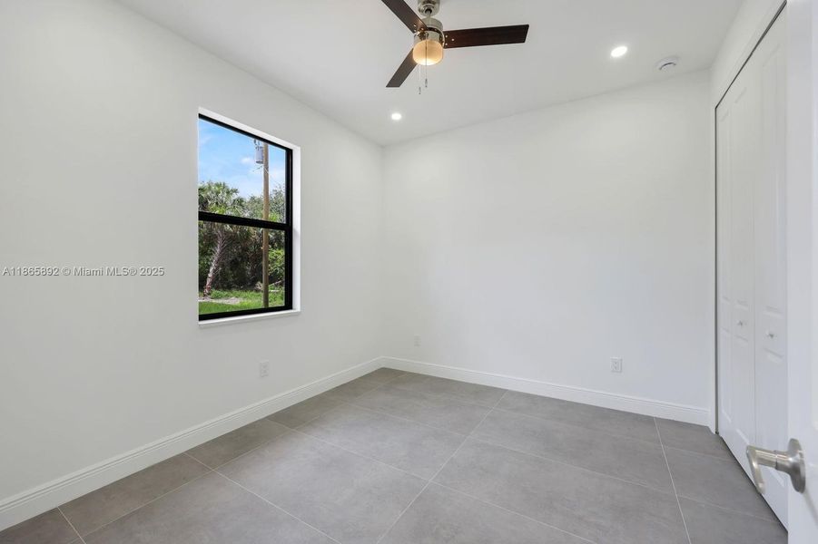 Spacious, unfurnished interior of a new home in , Naples (Image 16).