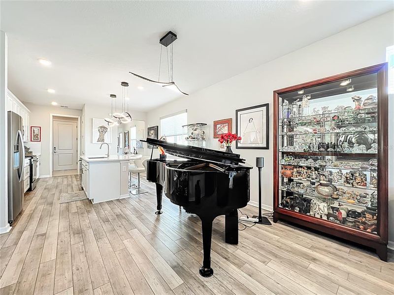 Furnished interior view inside a new home in Del Webb Minneola, Minneola (Image 16). Furnished interior view inside a new home in Del Webb Minneola, Minneola (Image 16).