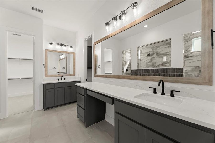 16. 16322 Old Westbury - Bath