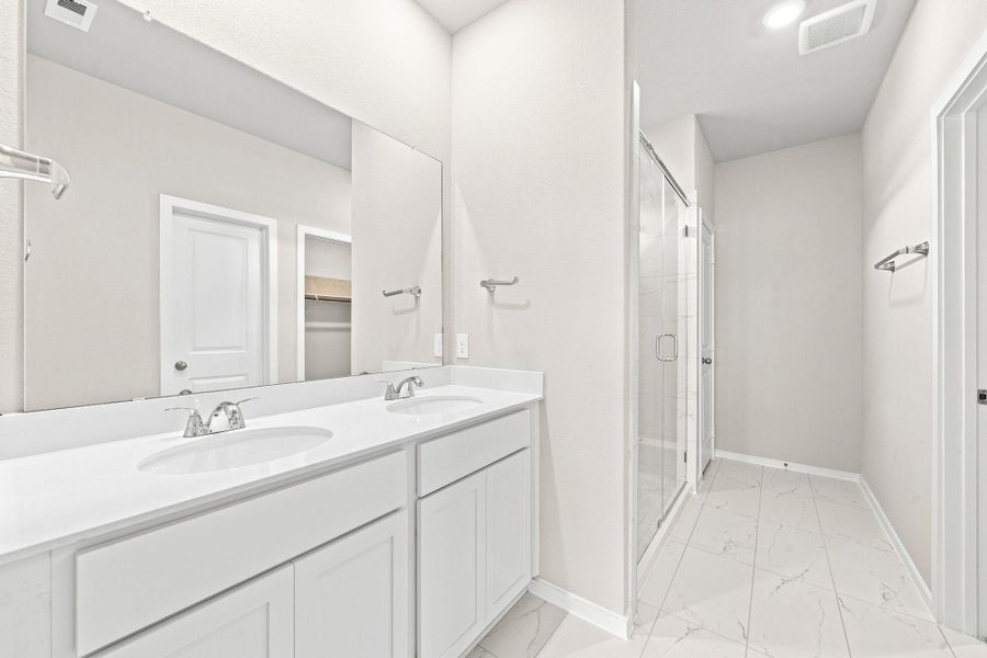 Furnished interior view inside a new home in Laurel Landing, Alvin (Image 10).