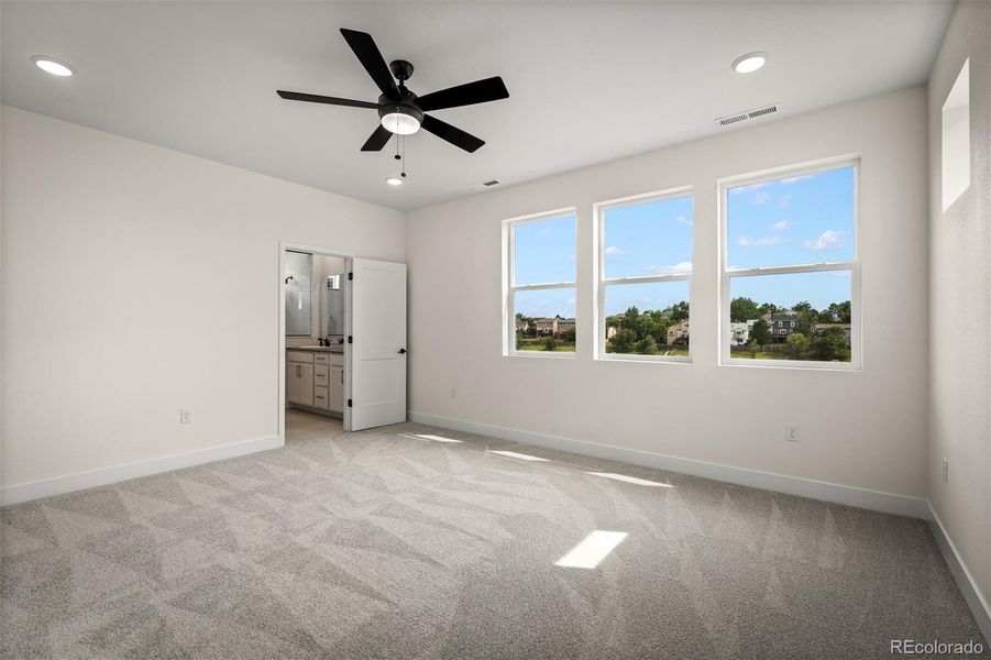 Spacious, unfurnished interior of a new home in Trailside at Cottonwood Creek, Colorado Springs (Image 31).